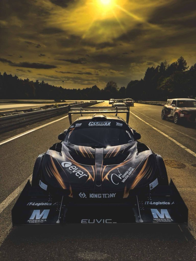 Sponsorujemy i kibicujemy: udany debiut Sebastiana w Lotus Exige w sezonie Górskich Samochodowych Mistrzostw Polski – pierwszy sukces!